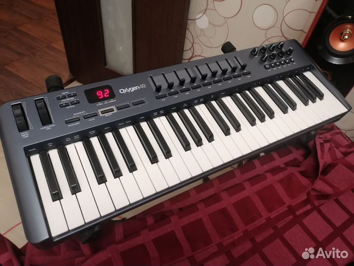 Мидиклавиатура m-audio oxygen 49