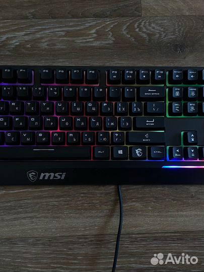 Клавиатура,игровая мышка,коврик,наушники