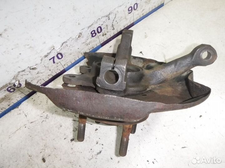 Кулак передний правый VW Scirocco II