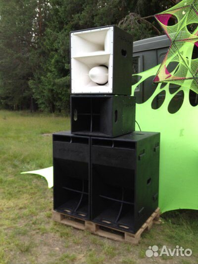 Профессиональное звуковое оборудование акустически