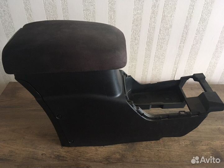 Mitsubishi outlander xl подлокотник