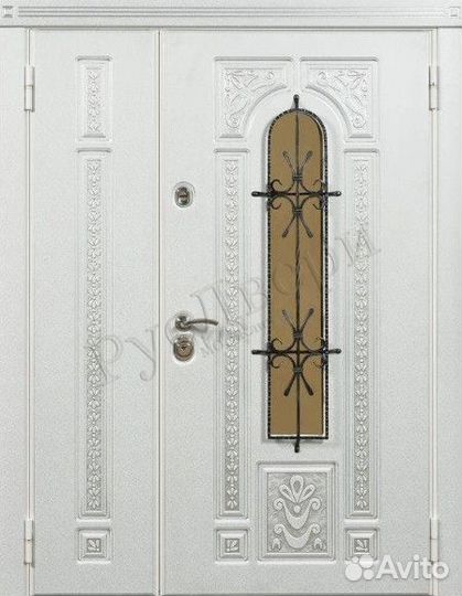 Теплая двустворчатая дверь с окном и ковкой новая