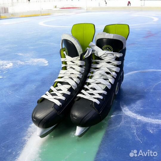 Коньки хоккейные Leon 44 размера
