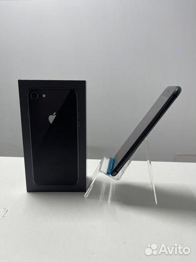 iPhone 8, 64 ГБ
