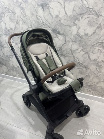 Коляска прогулочная всесезонная