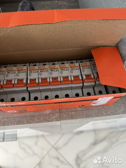 Автоматический выключатель С-16,С-25,С-32