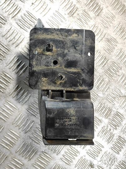 Кронштейн бампера переднего Nissan Almera Classic