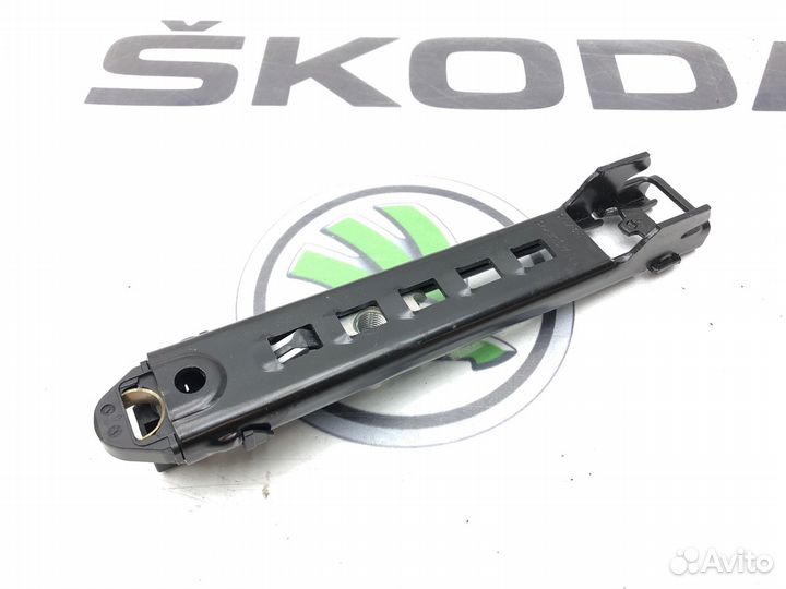 Корректор ремня безопасности Skoda Octavia A5 (1Z)