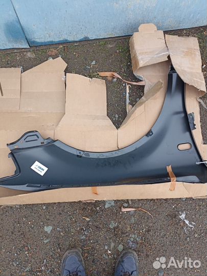 Крыло переднее левое