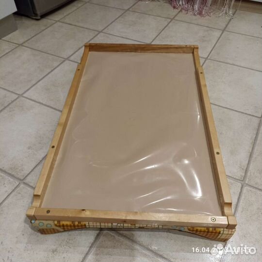 Пеленальная доска на кроватку