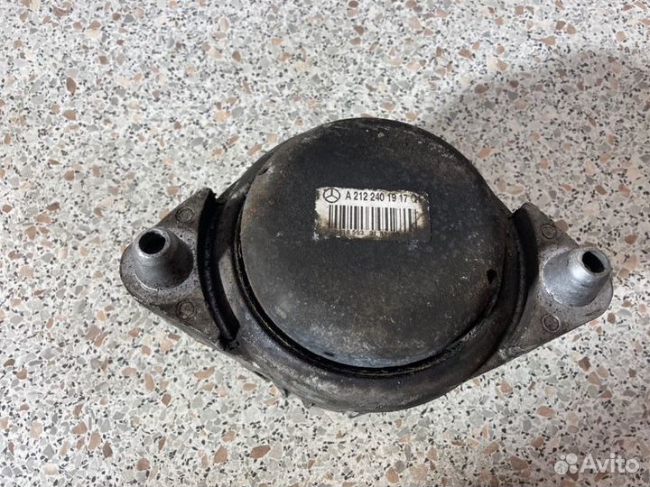 Подушка крепления двигателя Mercedes E-Class W212