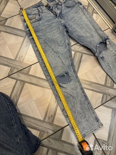 Джинсы с дырками на коленях женские