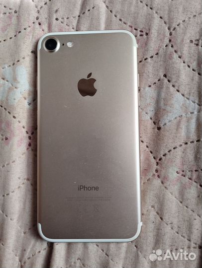 Телефон iPhone 7