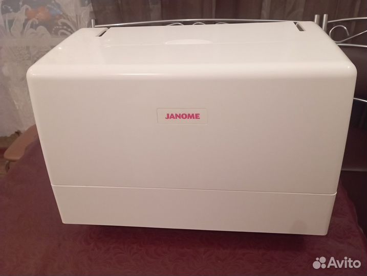 Вышивальная машина Janome Memory Craft 300e