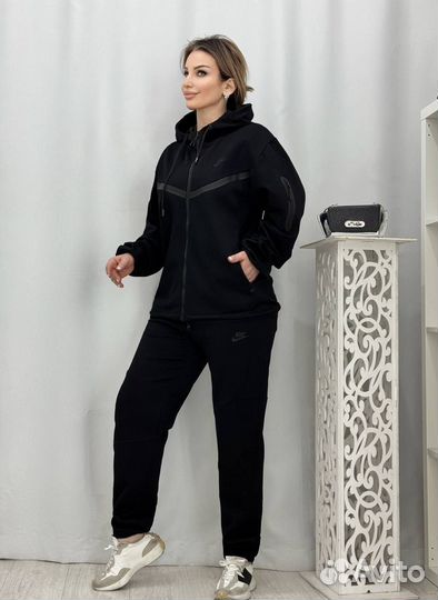 Спортивный костюм женский