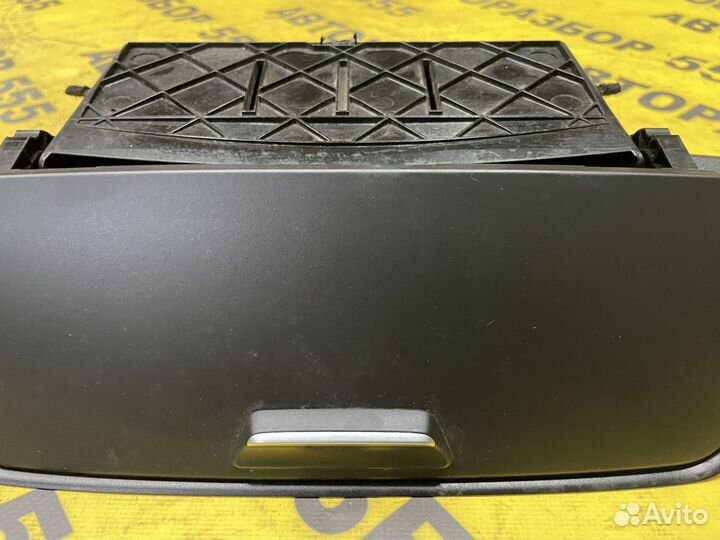 Бардачок BMW X1 E84