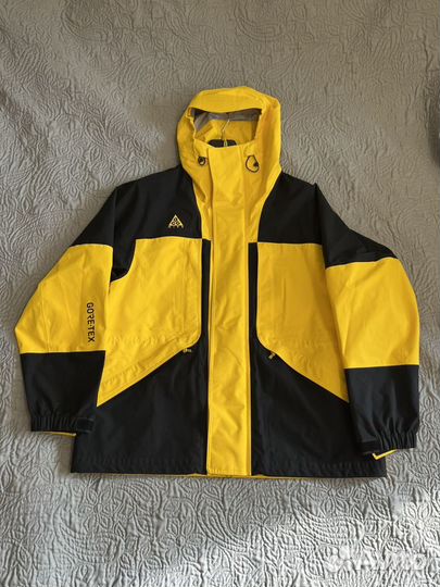 Nike ACG Gore-Tex Jacket Amarillo Yellow Black