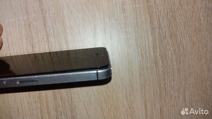 iPhone SE, 32 ГБ