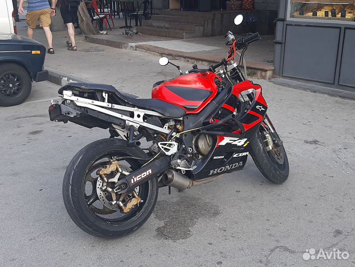 Honda CBR600F4i stant