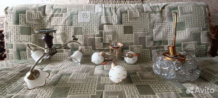 Потолочные люстры, вентилятор, бра, блоки питания