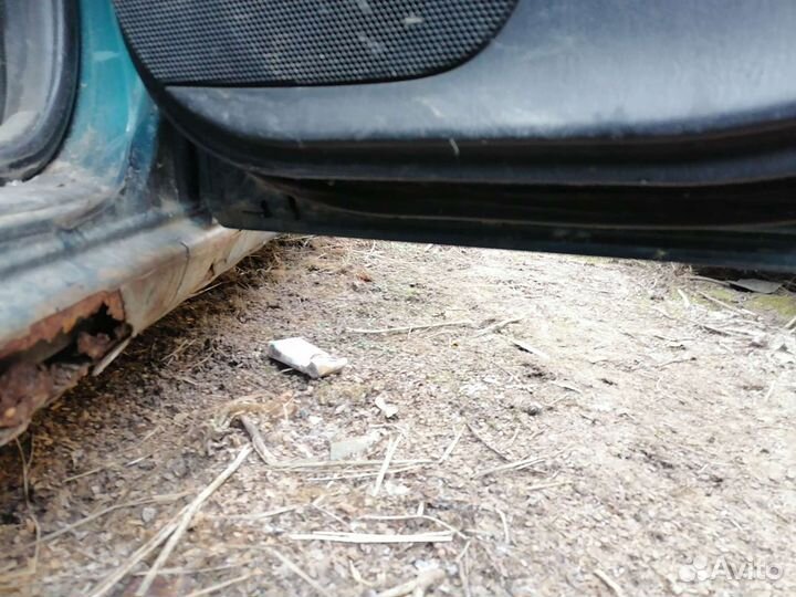 Задняя правая дверь Toyota Corolla