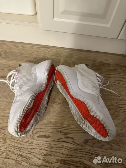 Кроссовки adidas