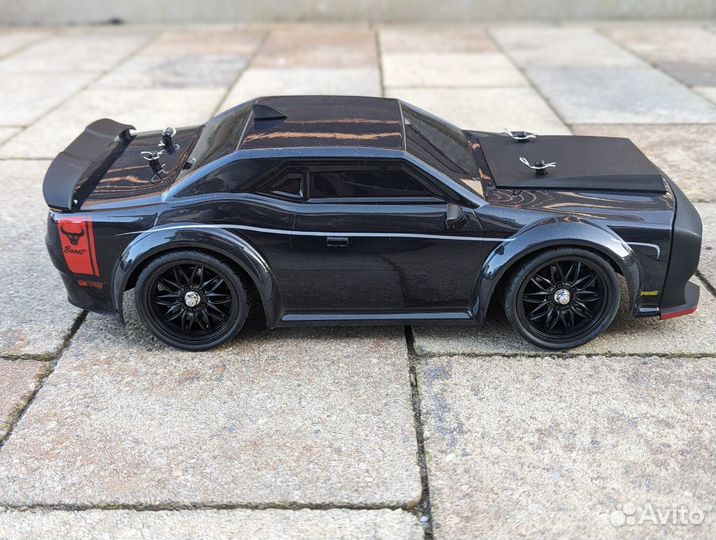 Зверь-машина на радиоуправлении Dodge Challenger 4