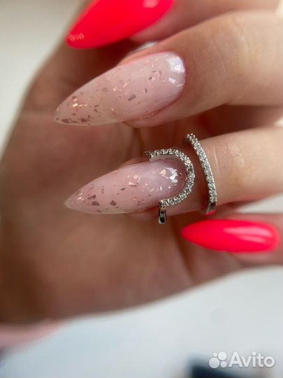 Нужна модель на маникюр