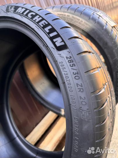 Michelin Pilot Sport 4 S 255/35 R20 и 285/30 R20