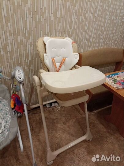 Стульчик для кормления + набор детской посуды