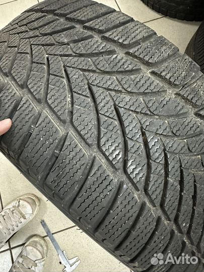 Goodyear UltraGrip Ice 2 245/40 R18 97T