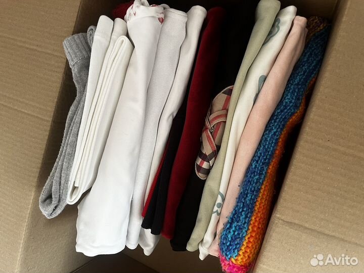 Отдам коробку вещей на 3-5лет