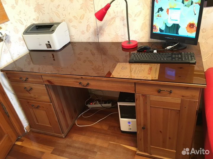 Письменный стол