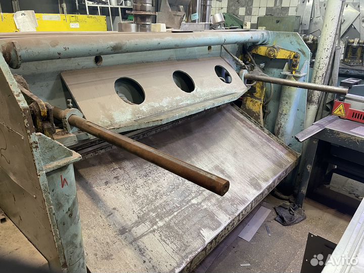 Гильотина по металлу нк 3418 2200 мм до 7 мм