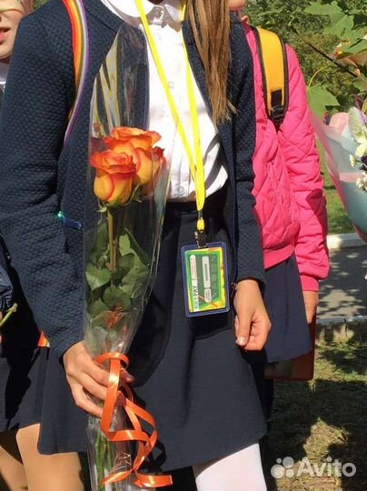 Продам пиджак для школы на девочку 9-11 лет