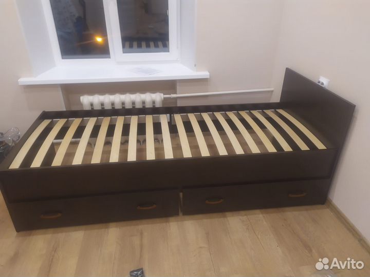 Кровать