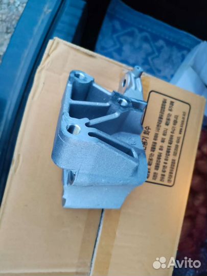 Кронштейн двигателя fiat ducato 2.3 250 290