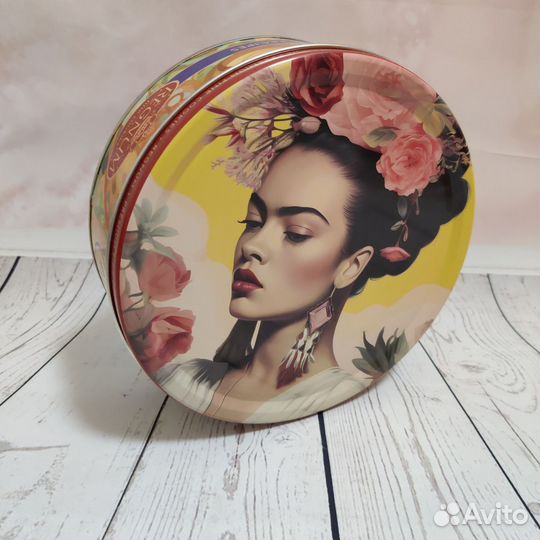 Жестяная банка круглая