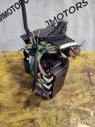 Блок предохранителей Peugeot 308 3008 Citroen C4