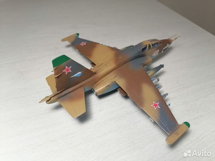 Модель Су-25уб спарка 1:72