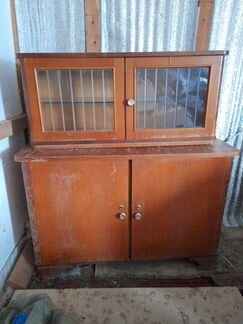 Старинный буфет рестовраторам