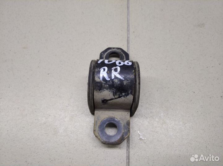 Кронштейн (п.з.к.) Fortuner 2015