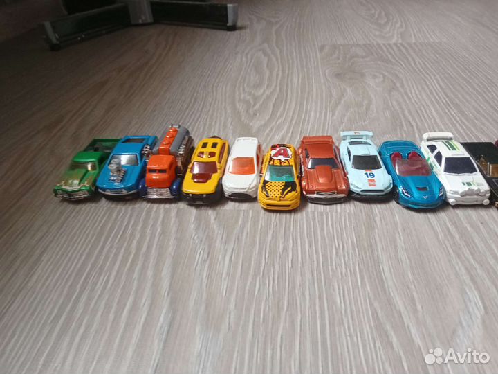 Hot wheels машинки