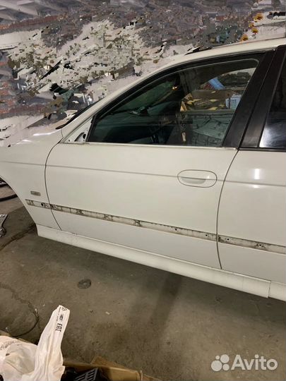 Передняя левая дверь BMW E39