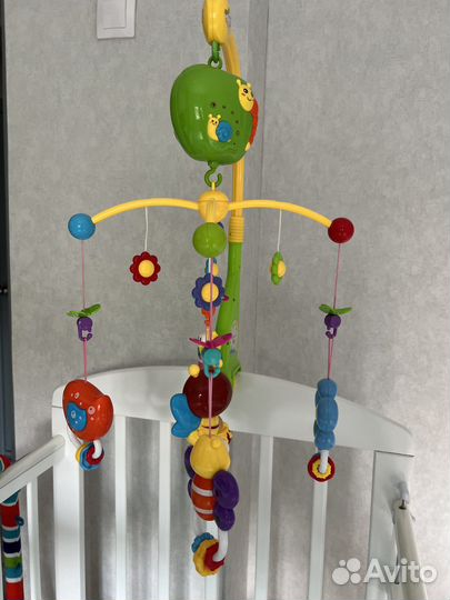 Музыкальный мобиль на кроватку