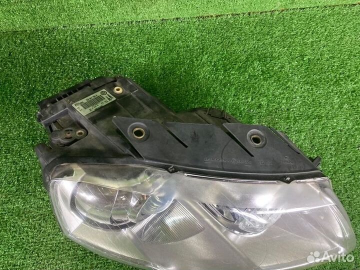 Фара ксеноновая передняя правая Volkswagen Passat