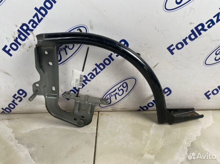 Петля крышки багажника задняя правая Ford Focus 3