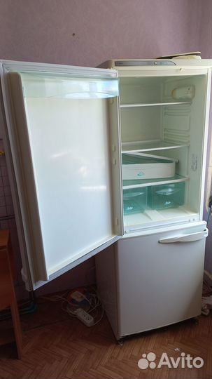 Продам холодильник б.у. рабочий