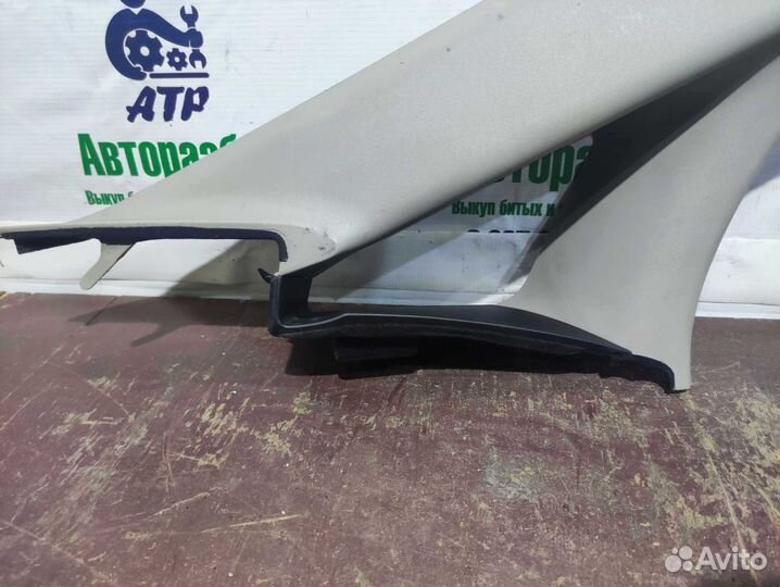 Обшивка передней правой стойки Mazda CX-7