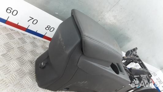 Подлокотник центральный ford focus 2 (3MB23IX01)